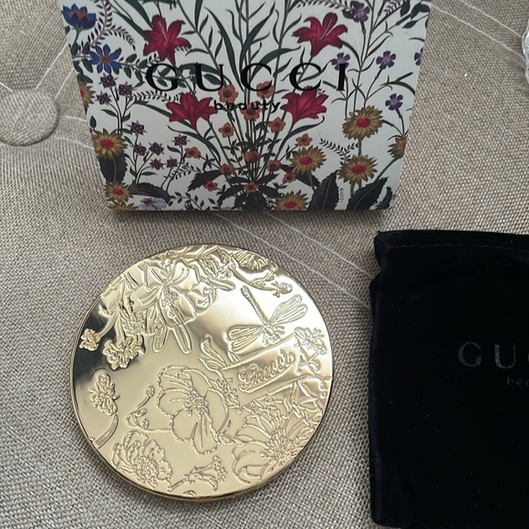 ✨Gucci Compact Mirror w/Velvet Case & Gift 🎁 Box ✨NEW - Picture 2 of 8